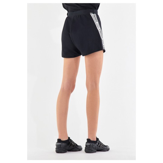 Shorts in lightweight stretch fleece with side inserts