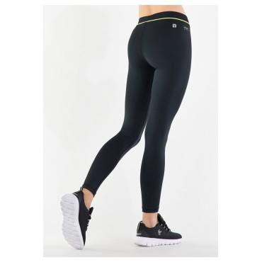 Leggings D.I.W.O.® riciclato dettaglio su cintura e stampa 2