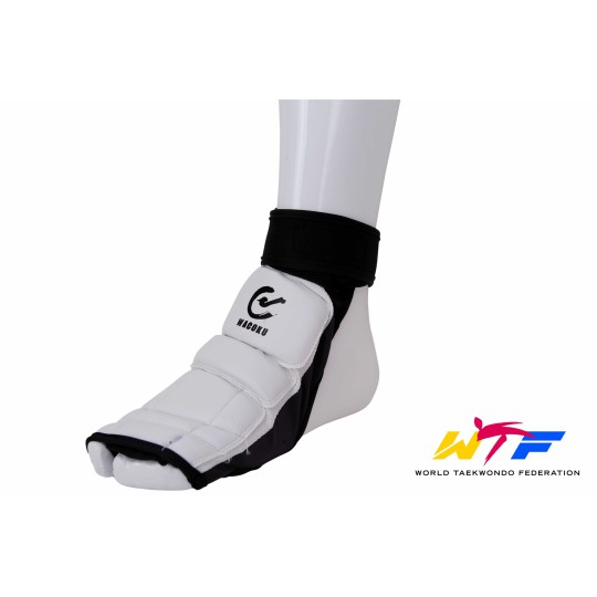 WEARING WAKOKU TAEKWONDO